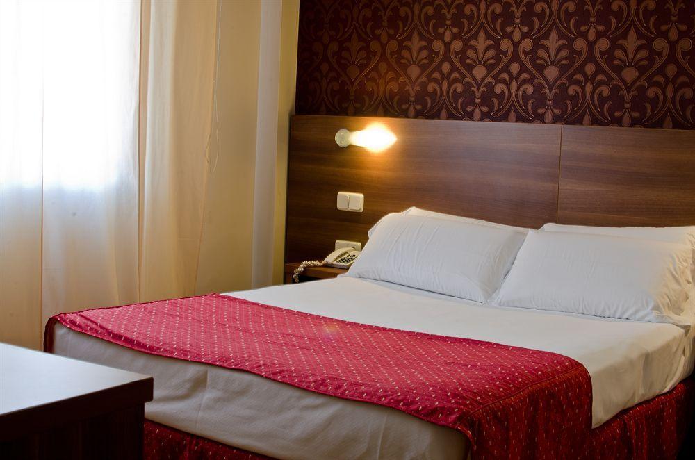 Hotel Di' Carlo Madrid Exteriér fotografie