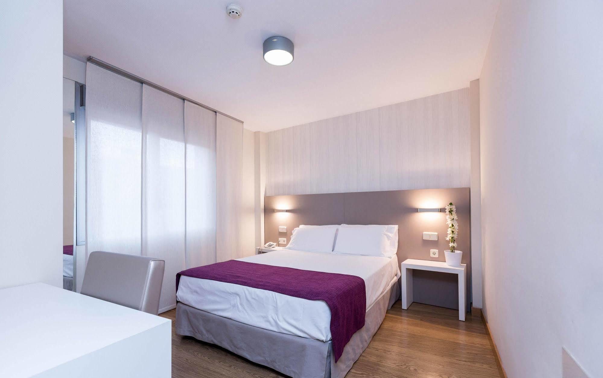 Hotel Di' Carlo Madrid Exteriér fotografie